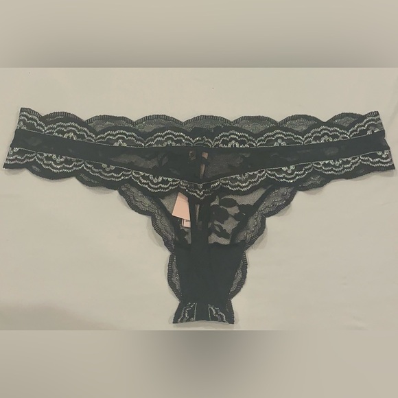 NEW WITH TAGS VICTORIA’S SECRET 2 PK SIZE M THONGS SPARKLY PINK & BLACK - Picture 6 of 7